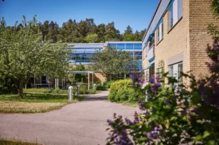 Vedbo 61, skola, förskola och äldreboende i Västerås